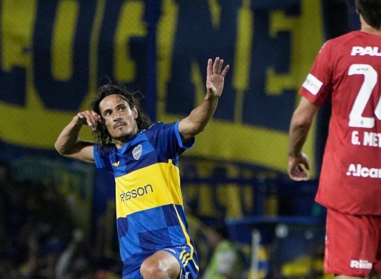 Con tres goles de Cavani, Boca le ganó a Belgrano