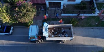 Camiones de la Municipalidad pasarán casa por casa para colaborar en la eliminación de criaderos de mosquito