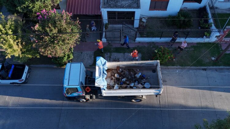 Camiones de la Municipalidad pasarán casa por casa para colaborar en la eliminación de criaderos de mosquito