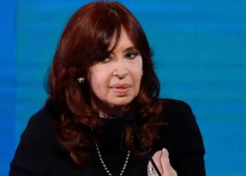 Reapareció CFK y cuestionó a «aquellos que todavía se niegan a reflexionar» sobre lo que ocurrió en la última dictadura