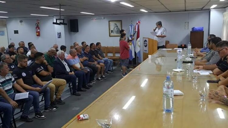 El plenario de los gremios cordobeses se realizó ayer en la sede del Smata.