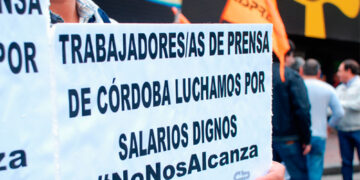 Paro y protesta de periodistas por una suba salarial