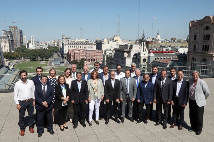 Cumbre nacional por el brote de dengue, aunque sin respuestas