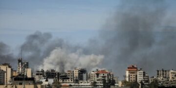 Israel dice que mató a 170 hombres armados en asalto a un hospital en Gaza