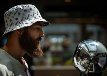 La justicia española confirma la prohibición temporal del escáner de iris Worldcoin