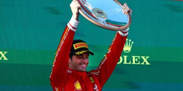 Verstappen se quedó y Sainz arremetió en Australia