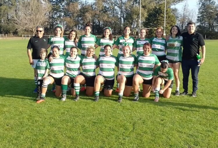 El Taborín, con su casaca tradicional verde y blanca, es uno de los máximos exponentes del deporte femenino.