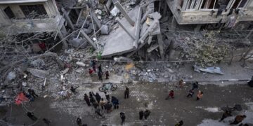 Israel lanza ataques a dos hospitales en Gaza