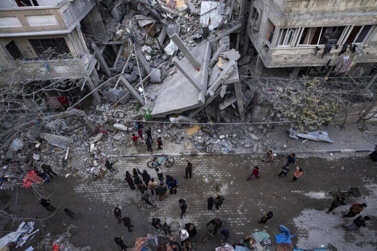 Israel lanza ataques a dos hospitales en Gaza