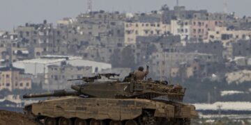 Con tanques, Israel tomó el control del mayor hospital de Gaza