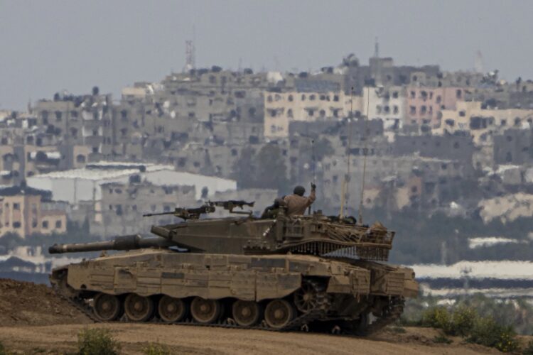 Con tanques, Israel tomó el control del mayor hospital de Gaza