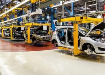 La producción automotriz cayó 19% en febrero por la recesión