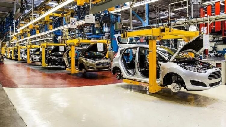 La producción automotriz cayó 19% en febrero por la recesión