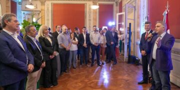 Llaryora: “Defender el federalismo es esencial”