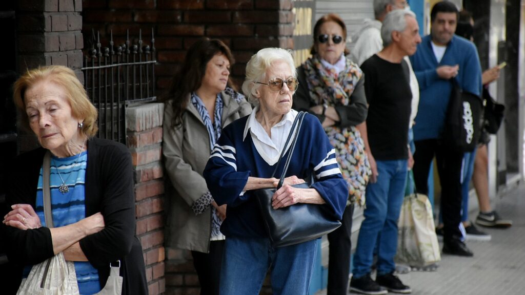 Las jubilaciones deberían subir 41,5% para igualar la inflación