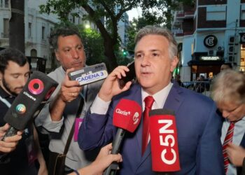 Llaryora demandó que el pacto incluya al sector de la producción