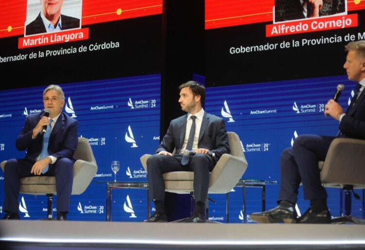 El mandatario provincial expuso en la AmCham Summit 2024.