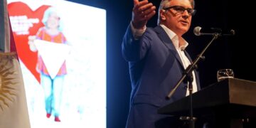 Llaryora marca su antagonismo con Milei desde los DD.HH.