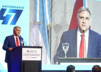 Llaryora avaló el ajuste fiscal pero reclamó un plan productivo