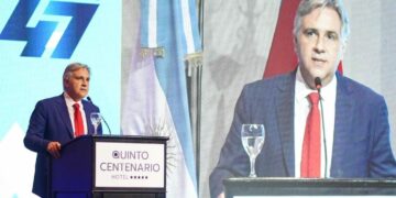 Llaryora avaló el ajuste fiscal pero reclamó un plan productivo