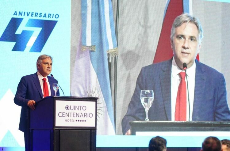Llaryora avaló el ajuste fiscal pero reclamó un plan productivo