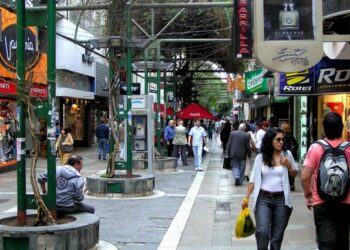 Los comerciantes cordobeses manifiestan “desesperación” por las subas en los costos de la energía