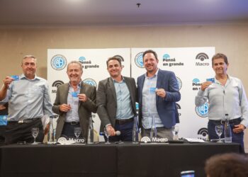 Los hinchas de Belgrano ya pueden tener su tarjeta de débito exclusiva de Banco Macro