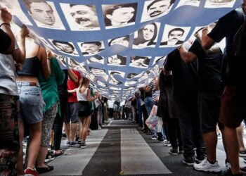 Denuncian que una militante de HIJOS fue abusada y golpeada: «Dejaron pintado en una pared la sigla VLLC»