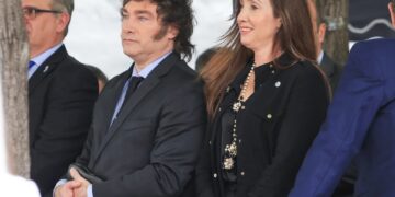 Milei se mostró con Villarruel en el acto por el aniversario del atentado a la embajada de Israel