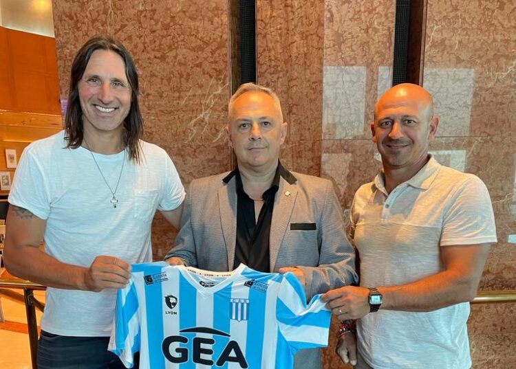 Juan Carlos Olave es el nuevo entrenador de Racing