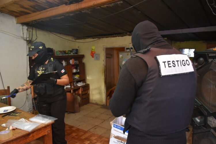 Tres sujetos fueron detenidos luego de varios allanamientos