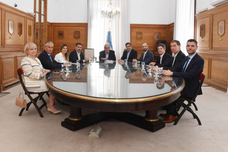 El Gobierno recibió a diputados de Pro y la UCR para negociar la ley Bases “bis”