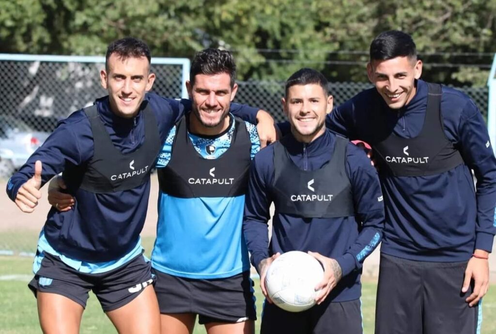 Con otro ánimo, Racing se prepara para visitar a Güemes