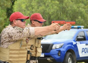 Destacan la eficacia en el uso de doble armamento en la Policía