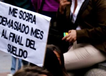 El salario promedio en blanco quedó por debajo de la línea de pobreza