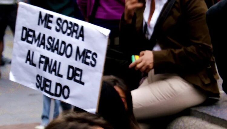 El salario promedio en blanco quedó por debajo de la línea de pobreza