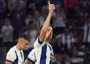 Talleres le ganó a Vélez en el Kempes y entró en la zona de clasificación