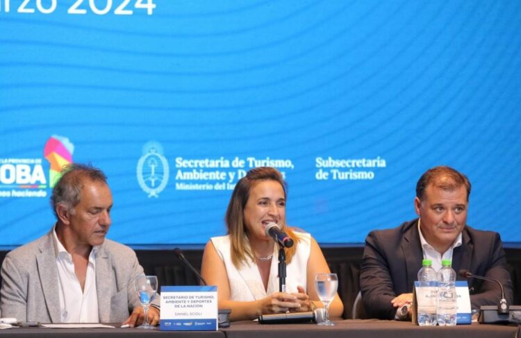 Capitani junto con Scioli en la reunión de ayer en el Consejo Federal de Turismo