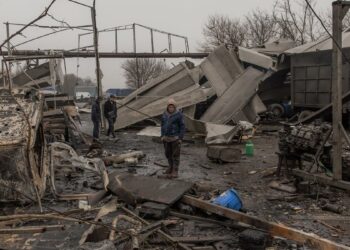 Elevan a 12 los muertos por un bombardeo de Rusia en Odesa