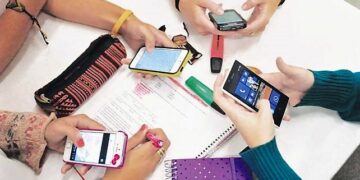 Vuelve la polémica a las aulas: prohibir o no el uso de celulares