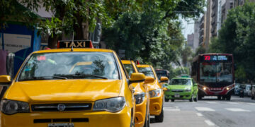 Desde el próximo viernes habrá un fuerte aumento en las tarifas de taxis, remises y la ITV