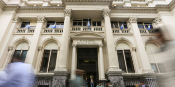 El Banco Central redujo otra vez la tasa de interés, al 70%