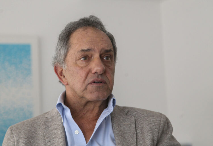 Ahora Scioli se muestra a favor de las Sociedades Anónimas Deportivas en el fútbol argentino