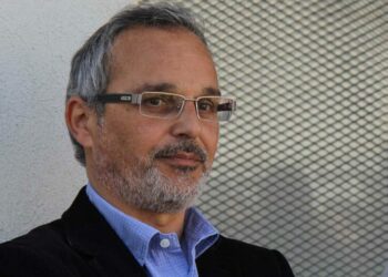 La insólita advertencia del ministro de Salud: «Cuidado con los pantalones cortos»