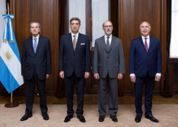 La Corte Suprema rechazó dos planteos contra el DNU de Milei