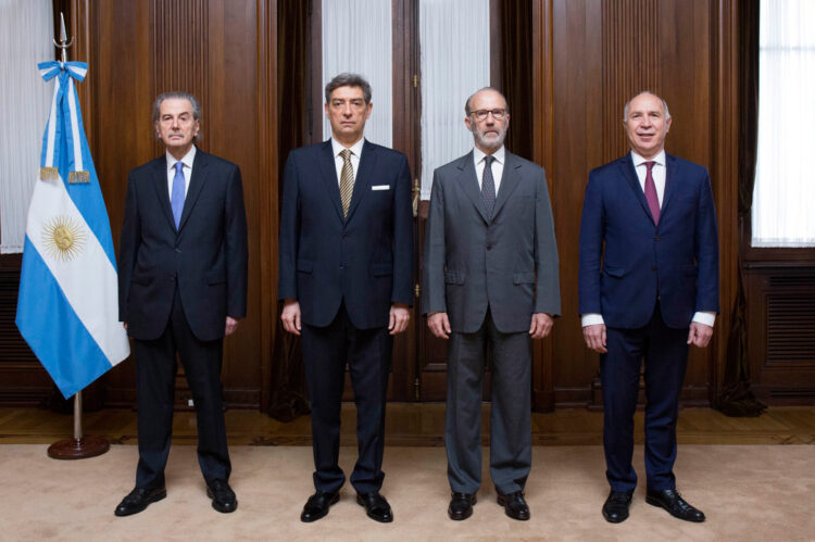 La Corte Suprema rechazó dos planteos contra el DNU de Milei
