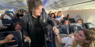 Milei dejará de viajar en vuelos comerciales por cuestiones de seguridad