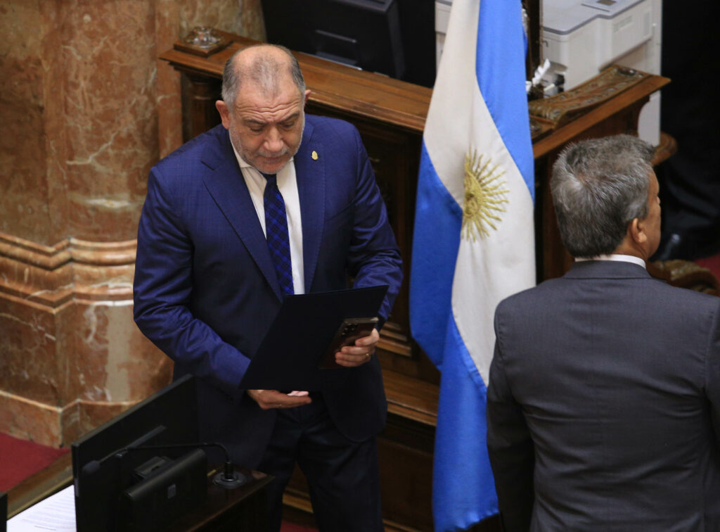 Juez calificó como un "bochorno" los aumentos en el Senado y aseguró que le "faltaron segundos para reaccionar"