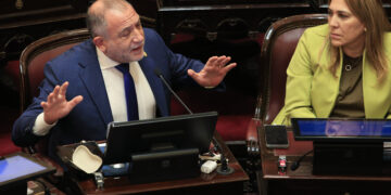 Juez presentará un proyecto para que se de marcha atrás al aumento de las dietas en el Senado