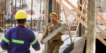 La industria y la construcción registran una fuerte caída desde la crisis del 2001